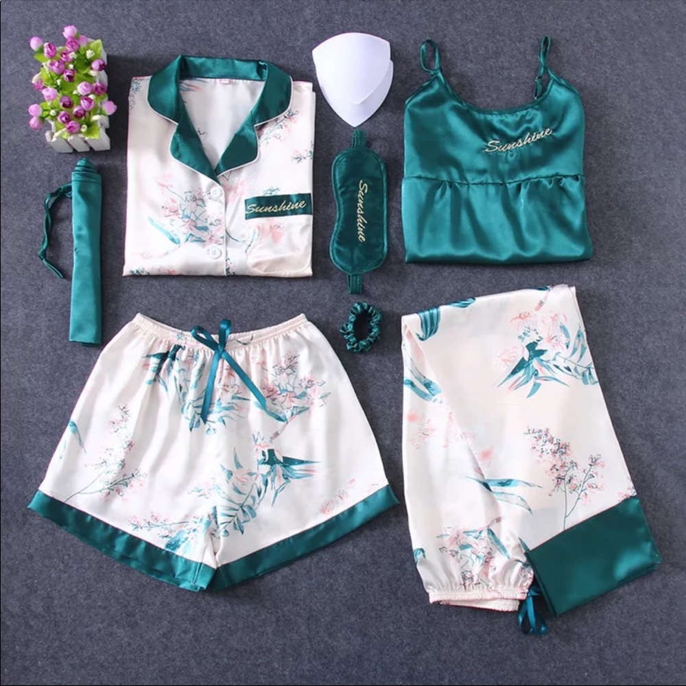 Women pajamas 7 pieces